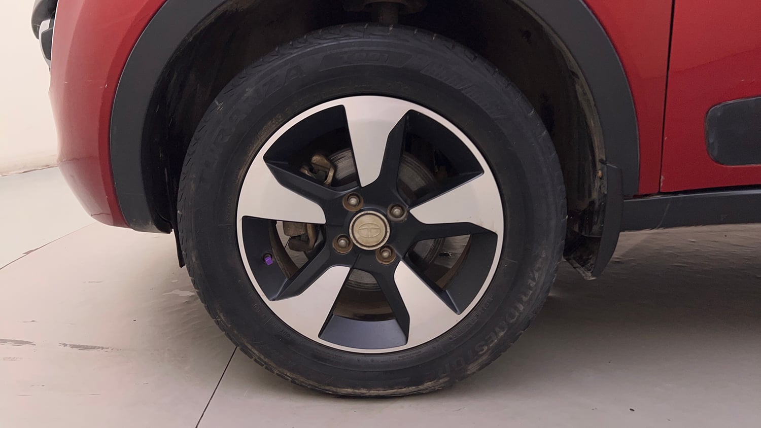 Used 2019 Tata Nexon XZA Plus Petrol Petrol Automatic tyres LEFT FRONT TYRE RIM VIEW