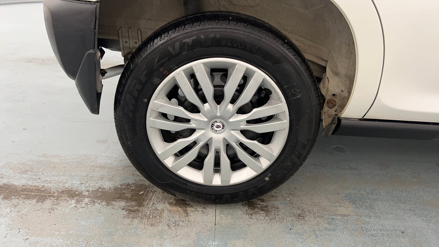 Used 2021 Maruti Suzuki S-Presso VXi Plus Petrol Manual tyres RIGHT REAR TYRE RIM VIEW