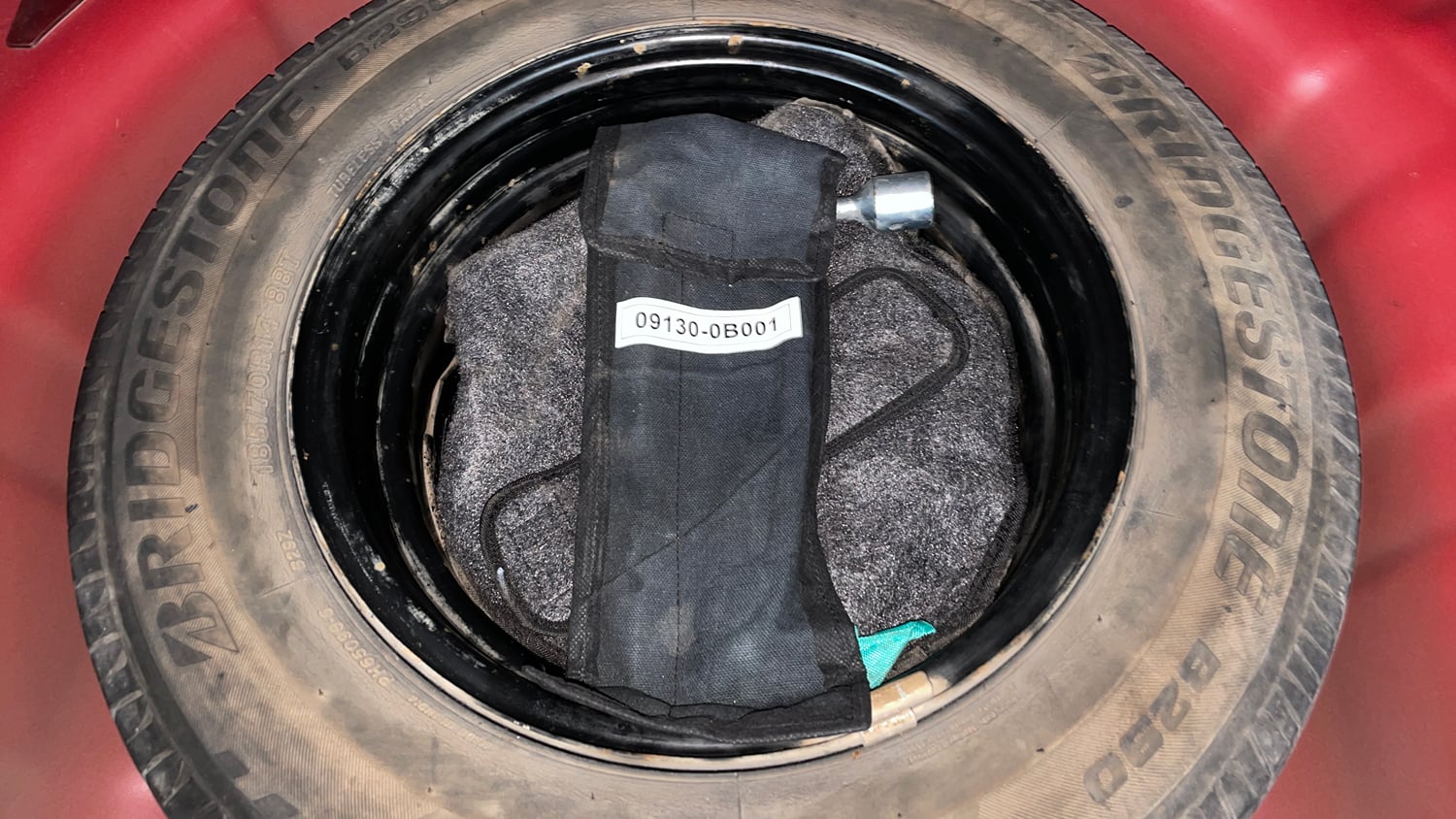 Used 2015 Hyundai Elite i20 Magna 1.2 Petrol Manual tyres SPARE TYRE VIEW