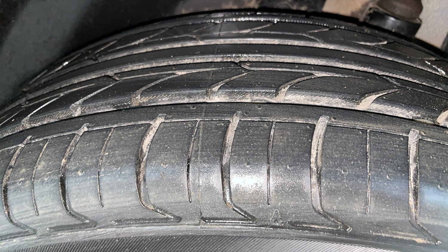 Used 2018 Hyundai Creta SX 1.6 AT Petrol Petrol Automatic tyres LEFT REAR TYRE TREAD VIEW