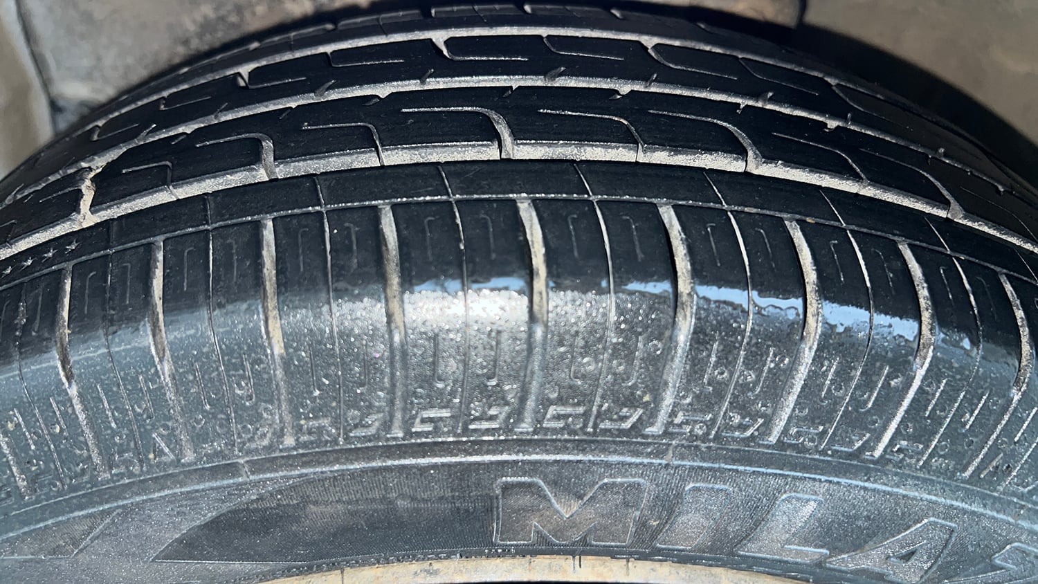 Used 2017 Maruti Suzuki Celerio VXi Petrol Manual tyres LEFT FRONT TYRE TREAD VIEW