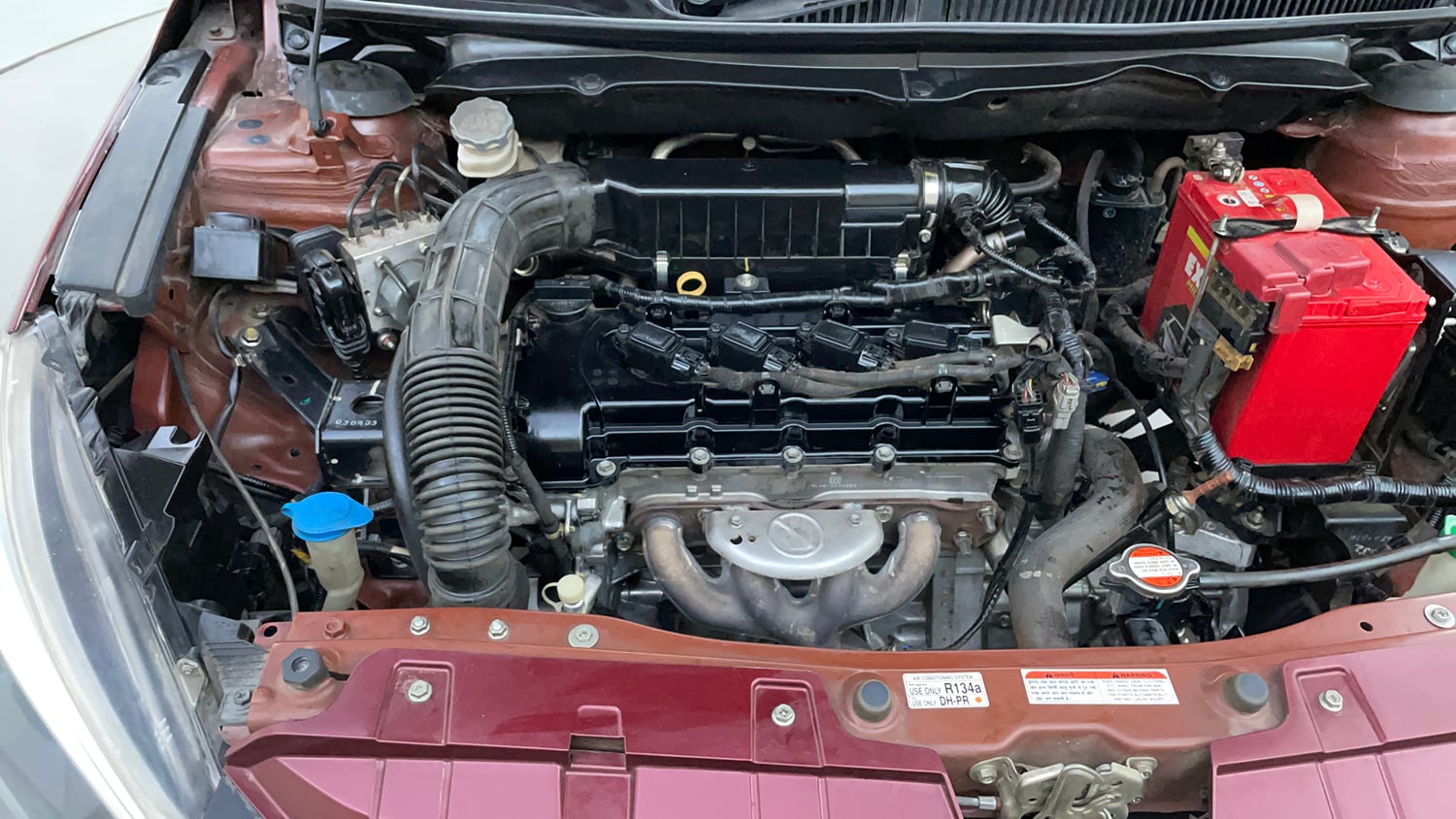 Used 2019 Maruti Suzuki Ciaz Zeta Hybrid 1.5 AT Petrol Automatic engine ENGINE RIGHT SIDE VIEW