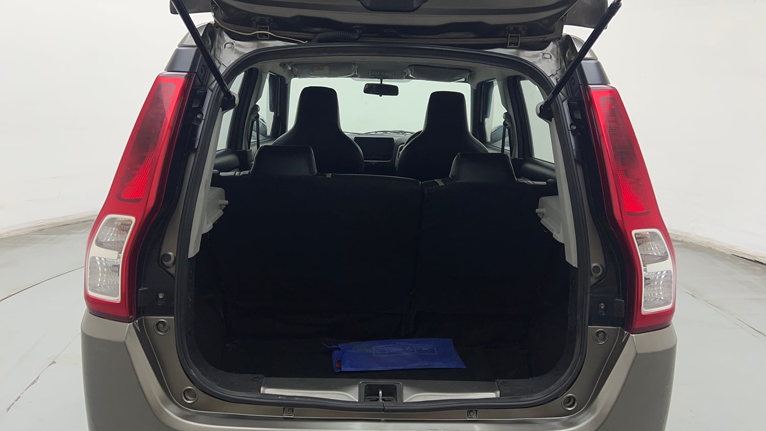 Used 2023 Maruti Suzuki Wagon R VXI 1.0 Petrol Manual interior DICKY INSIDE VIEW