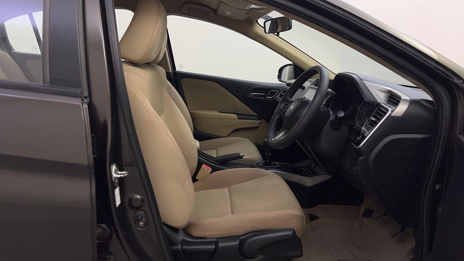 Used 2017 Honda City V Petrol Petrol Manual interior RIGHT SIDE FRONT DOOR CABIN VIEW