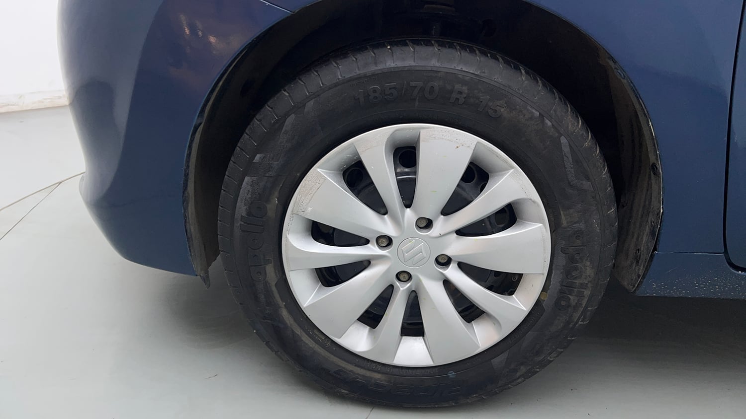 Used 2016 Maruti Suzuki Baleno Delta 1.2 Petrol Manual tyres LEFT FRONT TYRE RIM VIEW