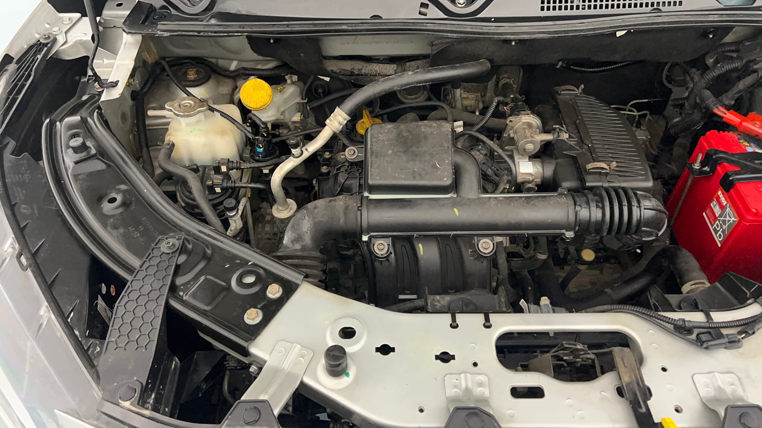 Used 2021 Nissan Magnite XL Petrol Manual engine ENGINE RIGHT SIDE VIEW