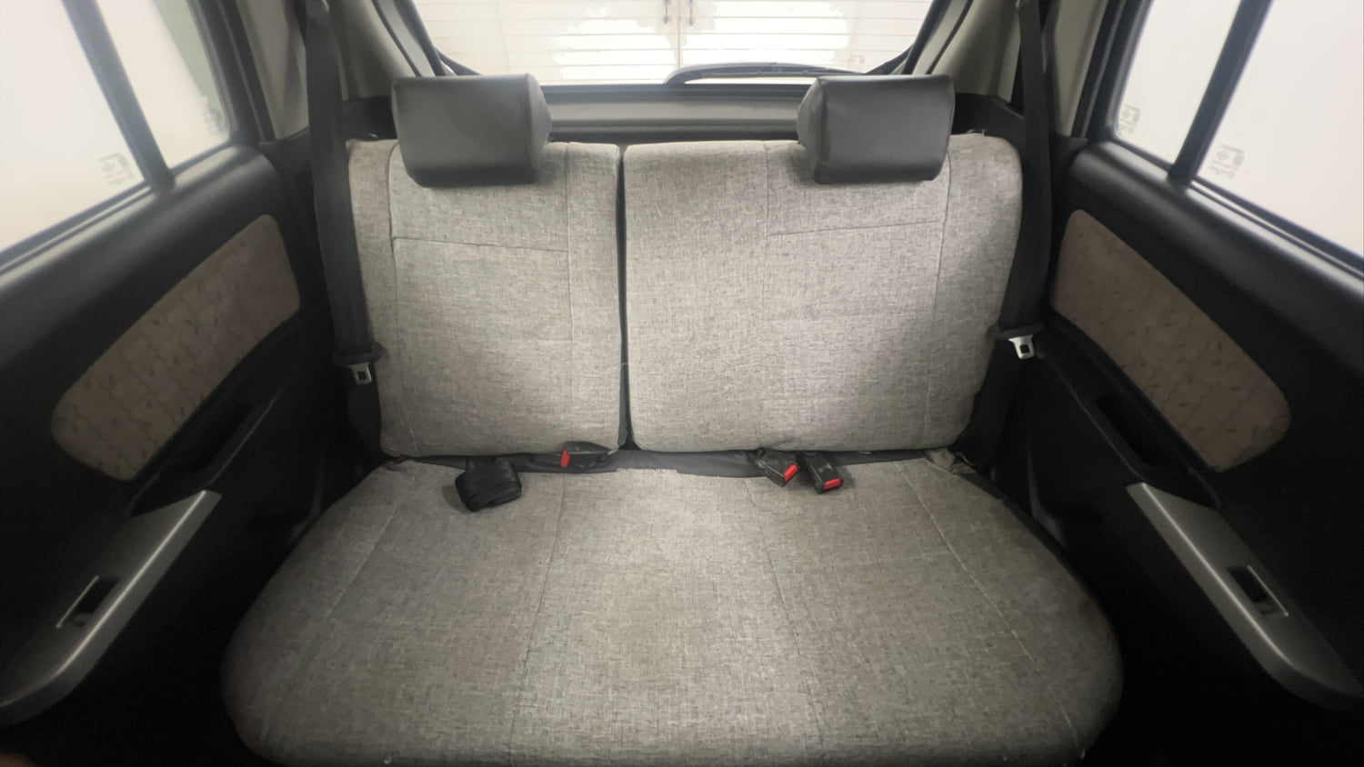 Used 2014 Maruti Suzuki Wagon R VXI Petrol Manual interior REAR SEAT CONDITION VIEW