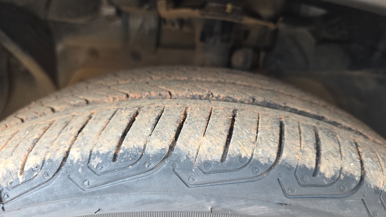 Used 2021 Ford Freestyle Titanium 1.2 Ti-VCT Petrol Manual tyres LEFT FRONT TYRE TREAD VIEW