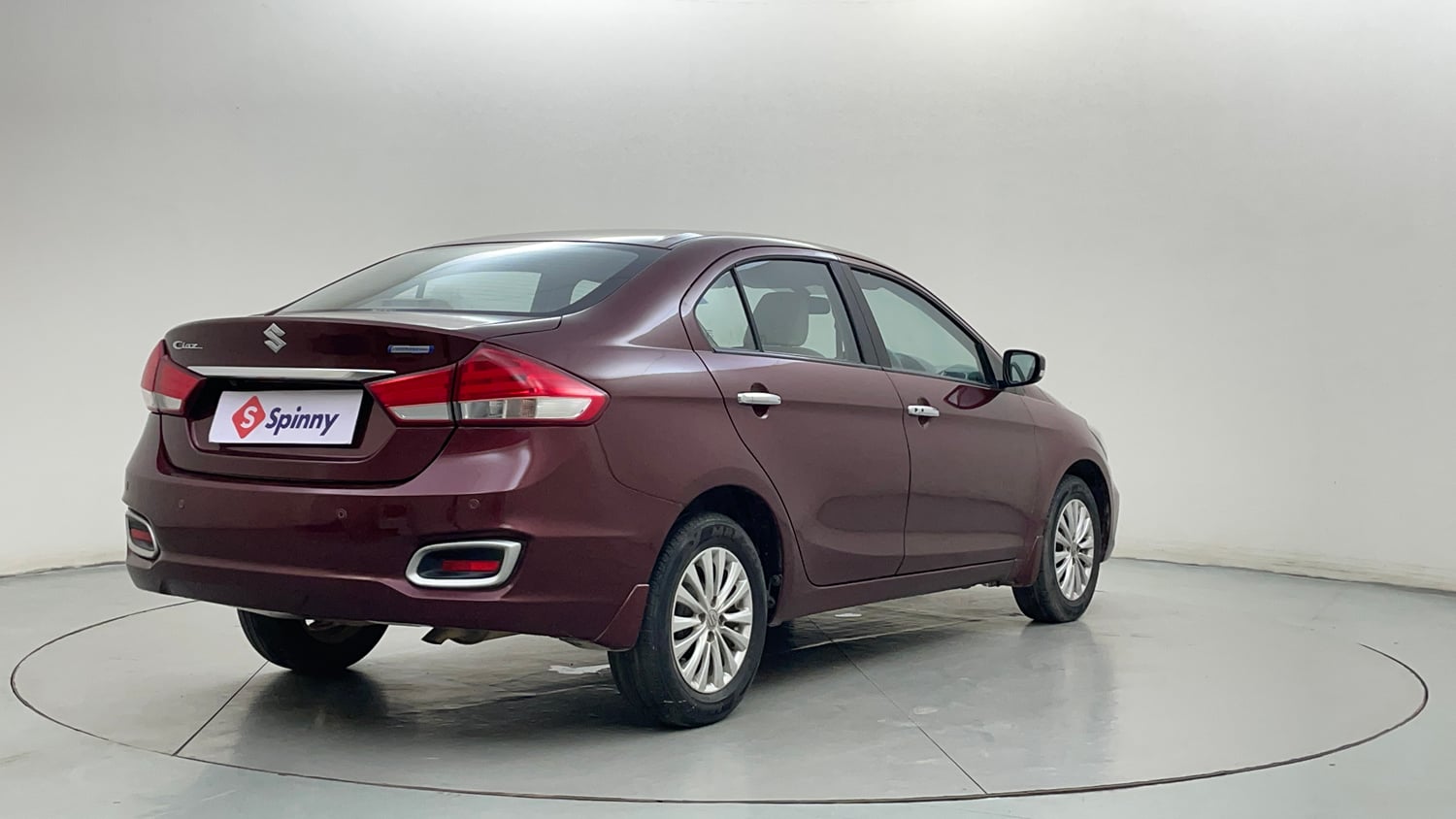 Used 2019 Maruti Suzuki Ciaz Zeta Hybrid 1.5 AT Petrol Automatic exterior RIGHT REAR CORNER VIEW