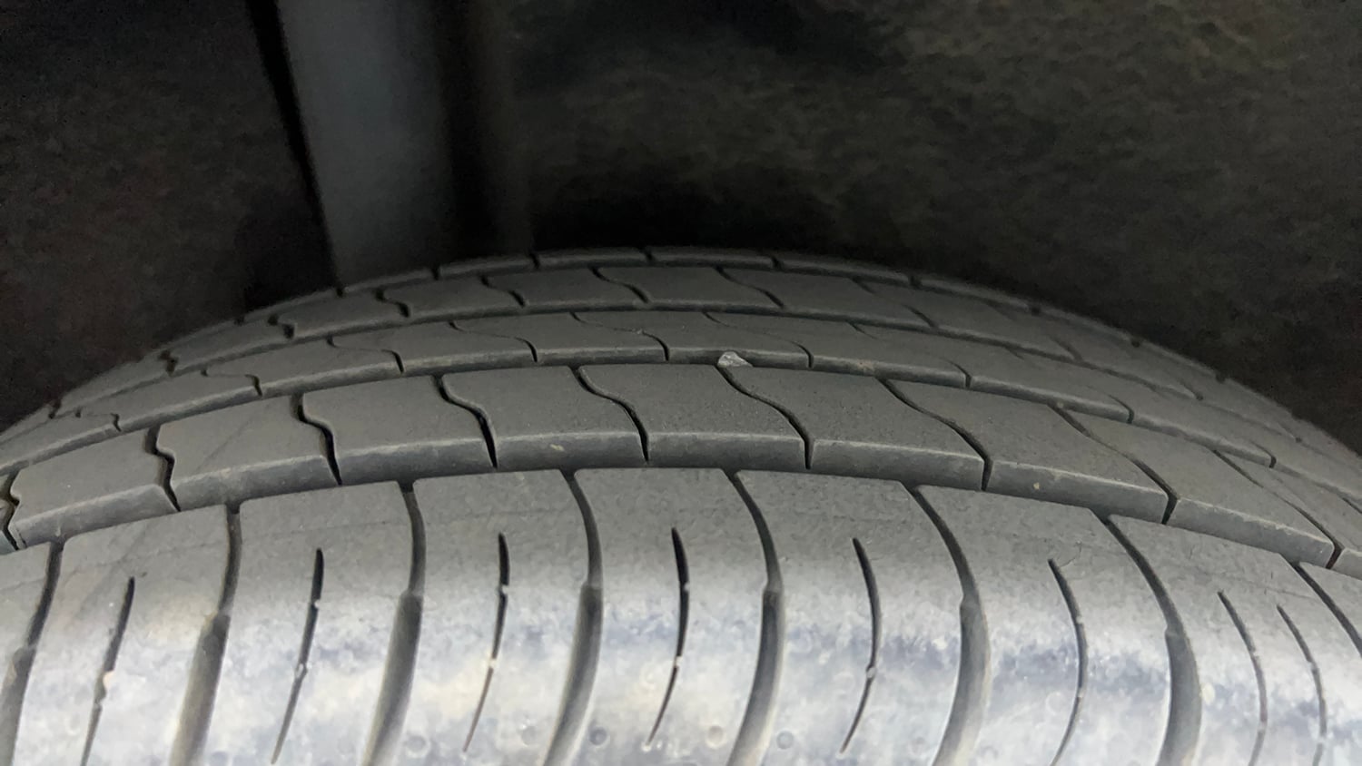 Used 2016 Ford EcoSport Titanium 1.5L TDCi Diesel Manual tyres RIGHT REAR TYRE TREAD VIEW