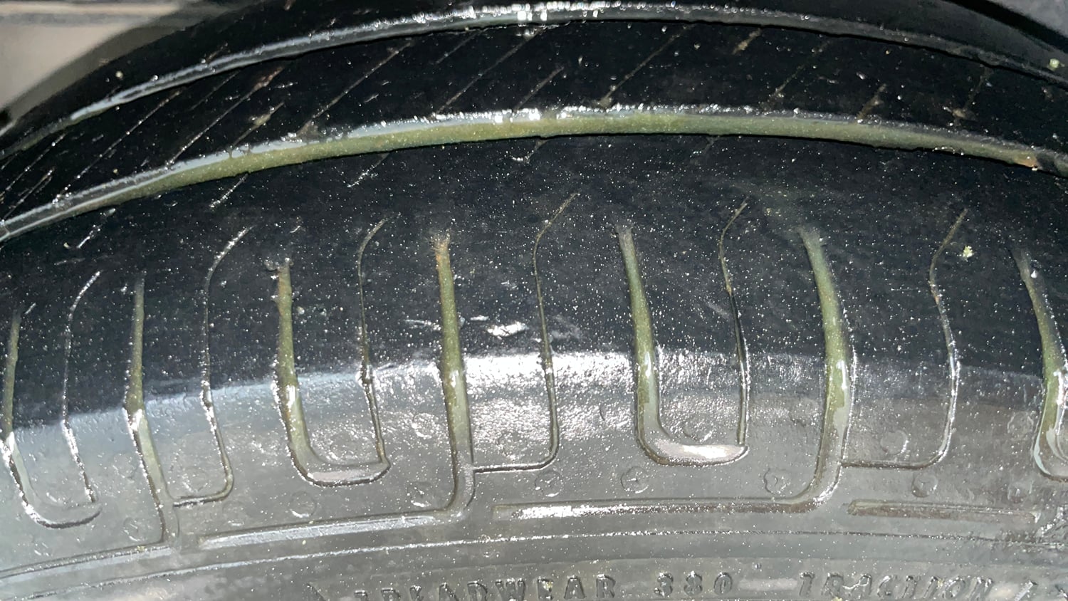 Used 2013 Maruti Suzuki Swift VXi Petrol Manual tyres RIGHT REAR TYRE TREAD VIEW