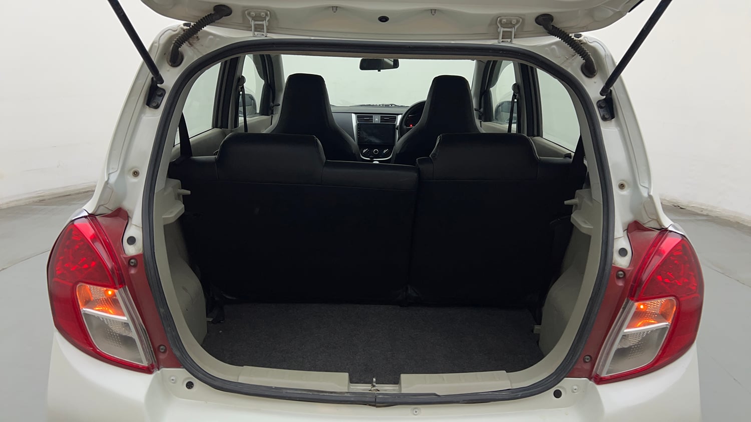 Used 2017 Maruti Suzuki Celerio VXi Petrol Manual interior DICKY INSIDE VIEW