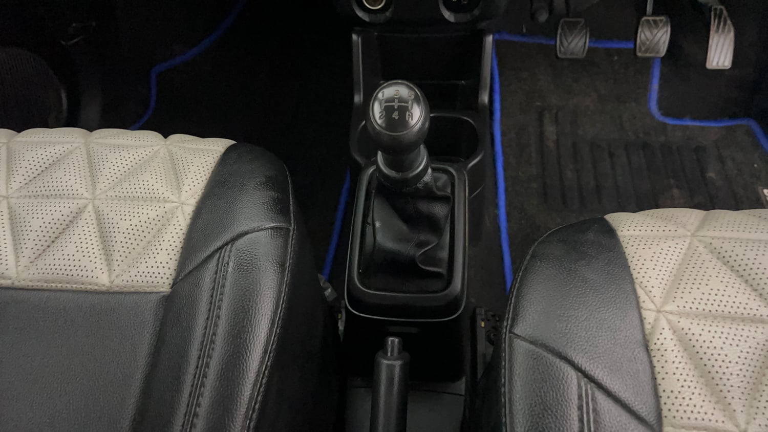 Used 2021 Maruti Suzuki S-Presso VXi Plus Petrol Manual interior GEAR  KNOB VIEW