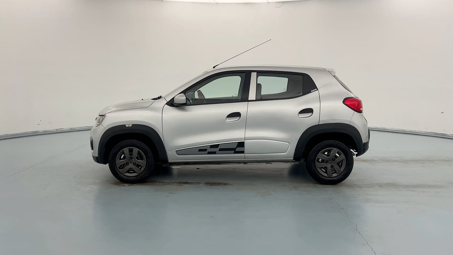 Used 2018 Renault Kwid 1.0 RXT Opt Petrol Manual exterior LEFT SIDE VIEW