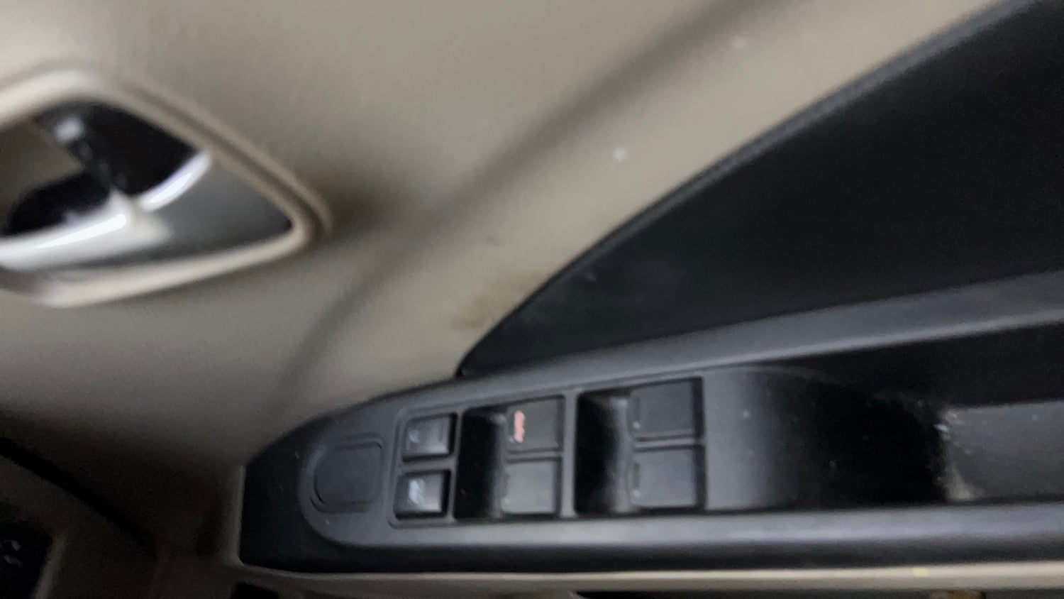 Used 2016 Maruti Suzuki Celerio VXi AMT Petrol Automatic top_features Power windows