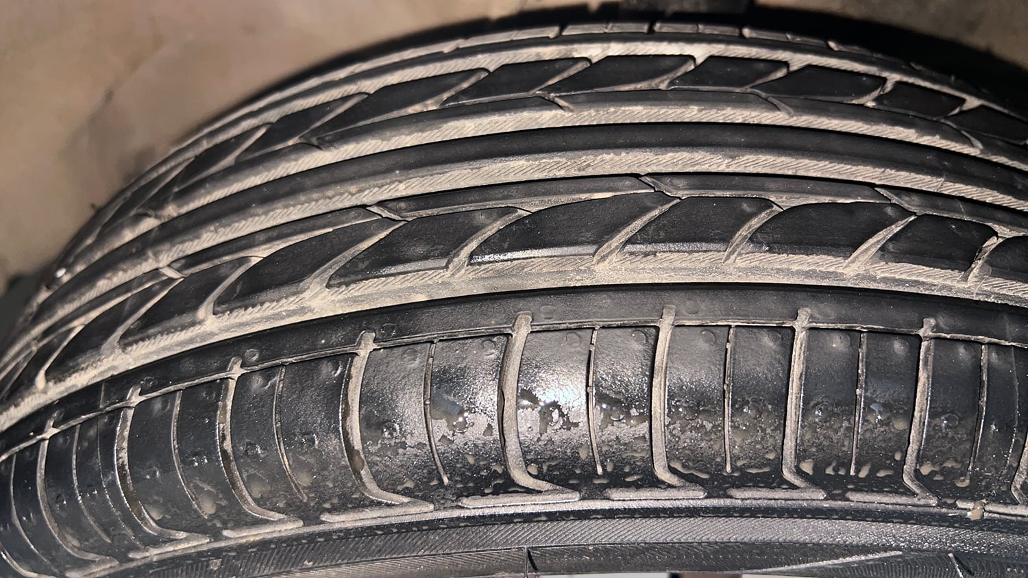 Used 2017 Maruti Suzuki Wagon R LXI CNG Cng Manual tyres RIGHT FRONT TYRE TREAD VIEW