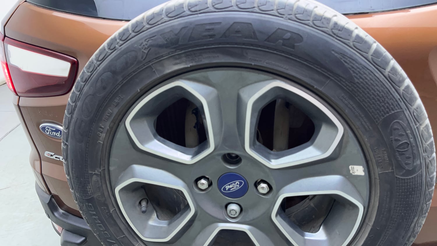 Used 2020 Ford EcoSport S MT 1.5 TDCi Diesel Manual tyres SPARE TYRE VIEW