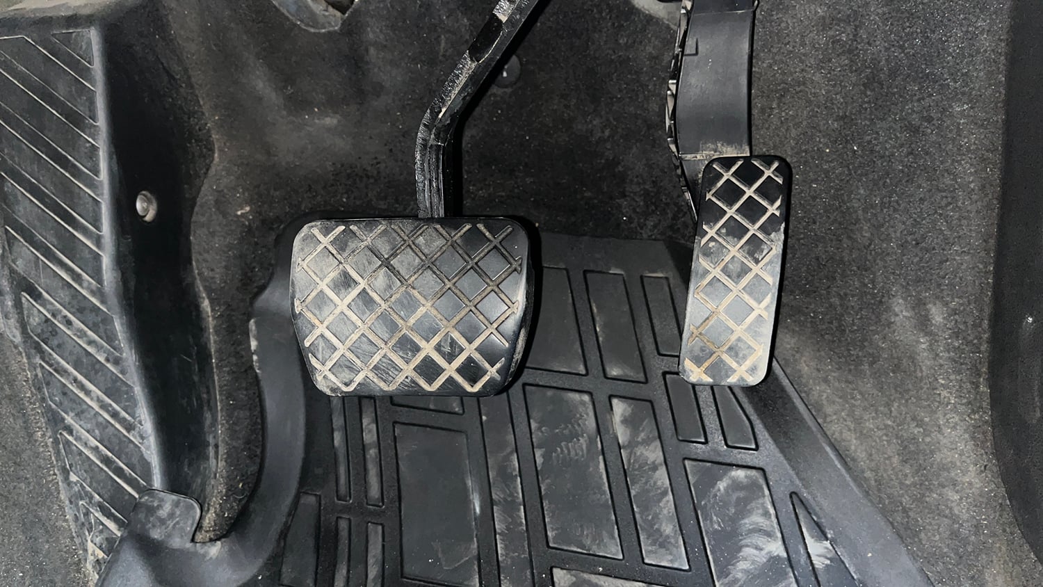 Used 2022 Skoda Slavia Style 1.0L TSI AT Petrol Automatic interior PEDALS VIEW