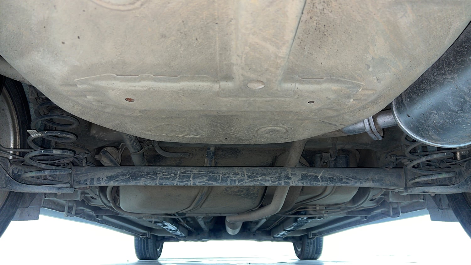 Used 2018 Maruti Suzuki Ciaz S 1.4 MT Petrol Manual extra REAR UNDERBODY VIEW (TAKEN FROM REAR)