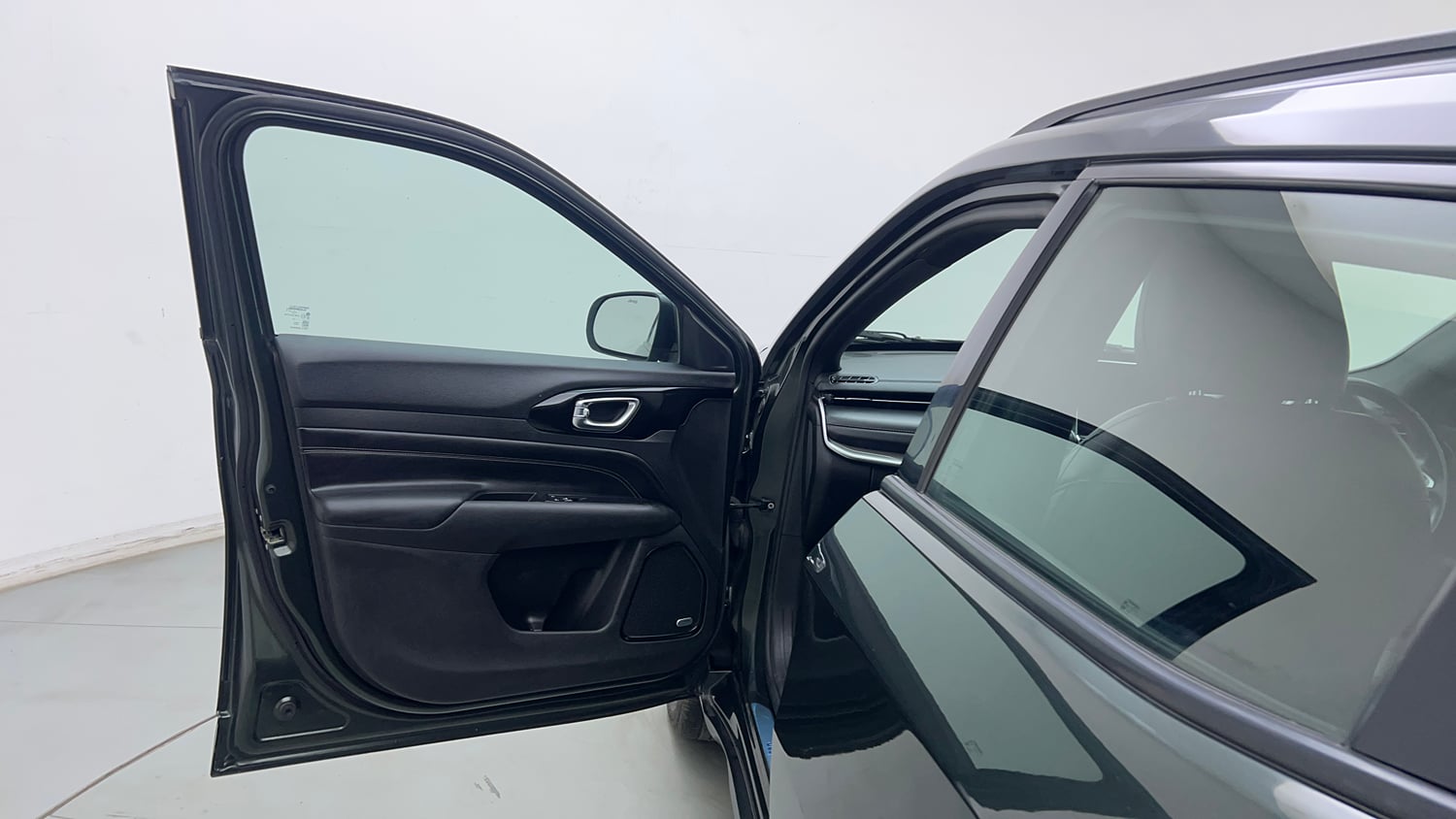 Used 2022 Jeep Compass Model S (O) Diesel 4x4 AT Diesel Automatic interior LEFT FRONT DOOR OPEN VIEW