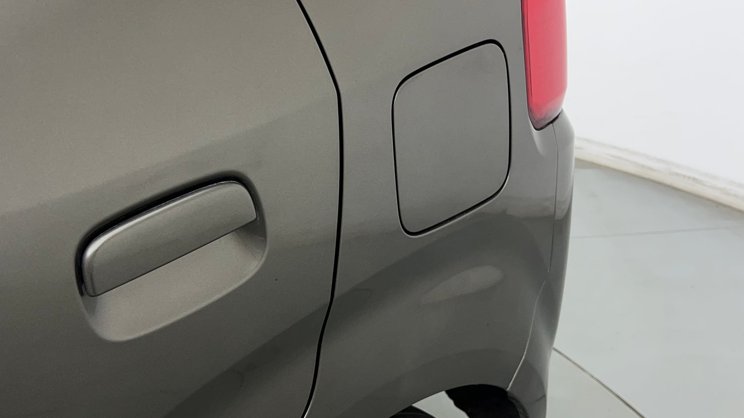 Used 2019 Maruti Suzuki Wagon R 1.0 VXi 1.0 Petrol Manual dents MINOR SCRATCH