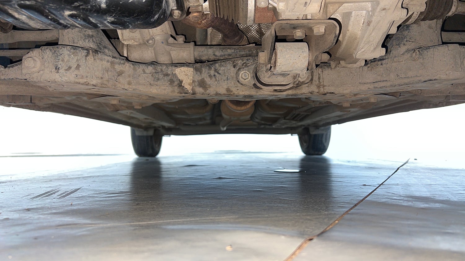 Used 2023 Hyundai Exter SX 1.2 AMT Petrol Automatic extra FRONT LEFT UNDERBODY VIEW