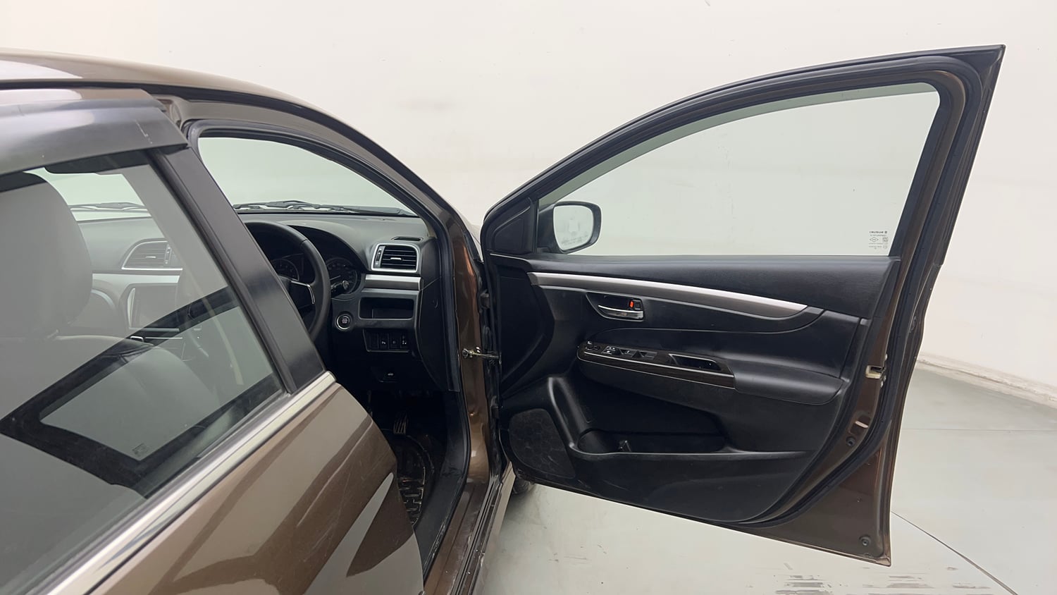 Used 2018 Maruti Suzuki Ciaz S 1.4 MT Petrol Manual interior RIGHT FRONT DOOR OPEN VIEW