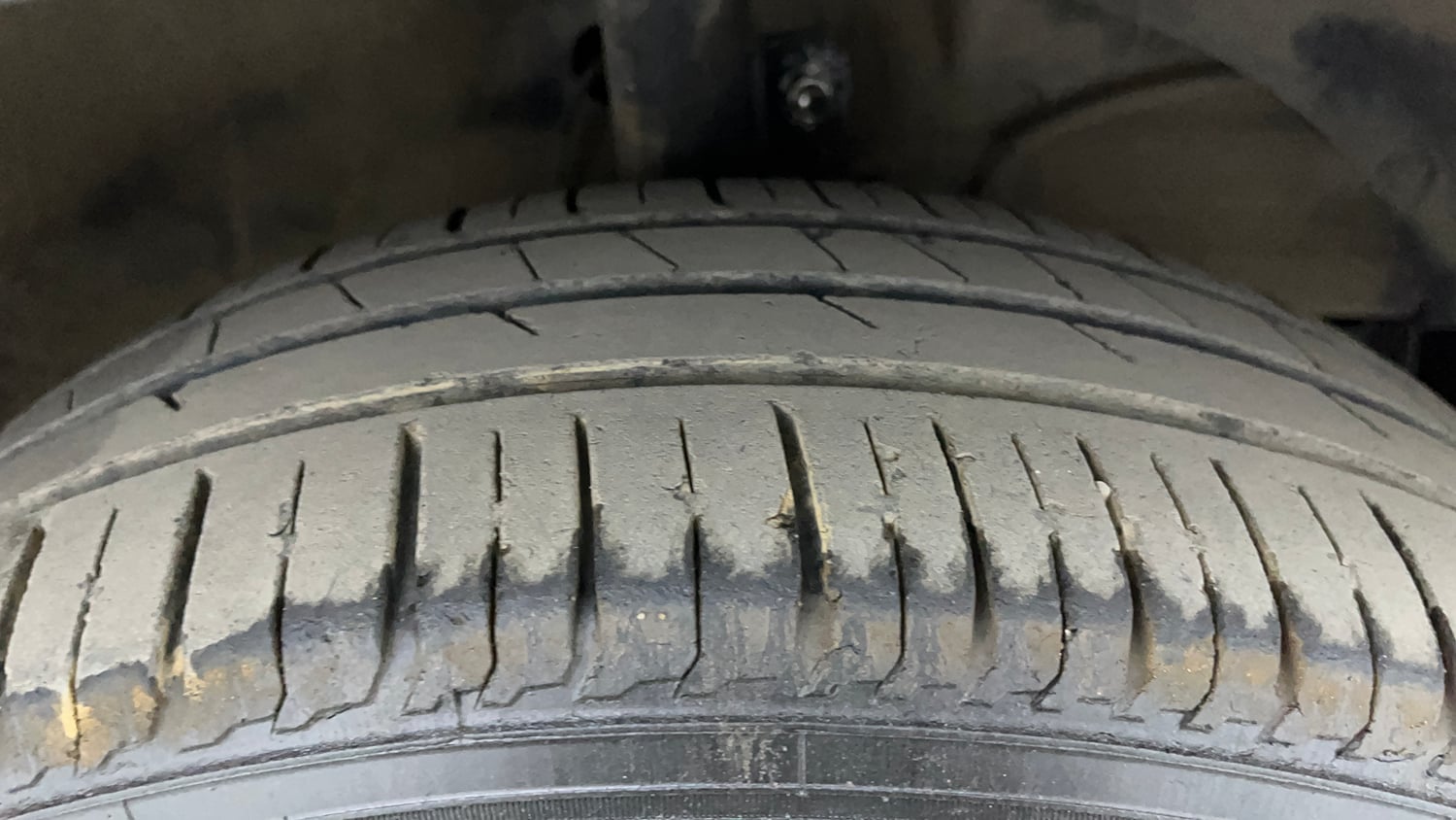 Used 2020 Maruti Suzuki New Ertiga ZXi AT Petrol Automatic tyres RIGHT FRONT TYRE TREAD VIEW
