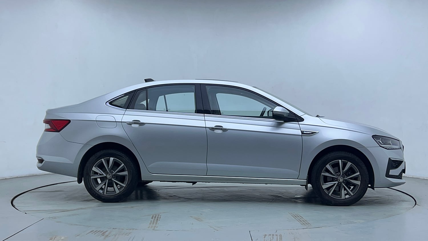 Used 2022 Skoda Slavia Style 1.0L TSI AT Petrol Automatic exterior RIGHT SIDE VIEW