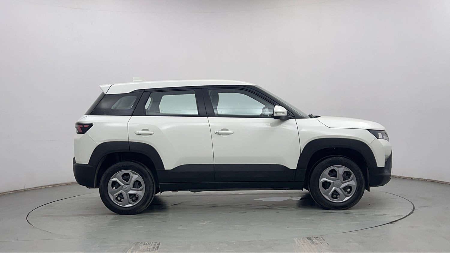 Used 2023 Maruti Suzuki Brezza VXi Petrol Manual exterior RIGHT SIDE VIEW