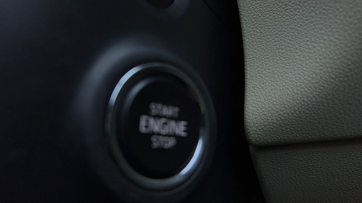 Used 2022 Skoda Slavia Style 1.0L TSI AT Petrol Automatic top_features Keyless start