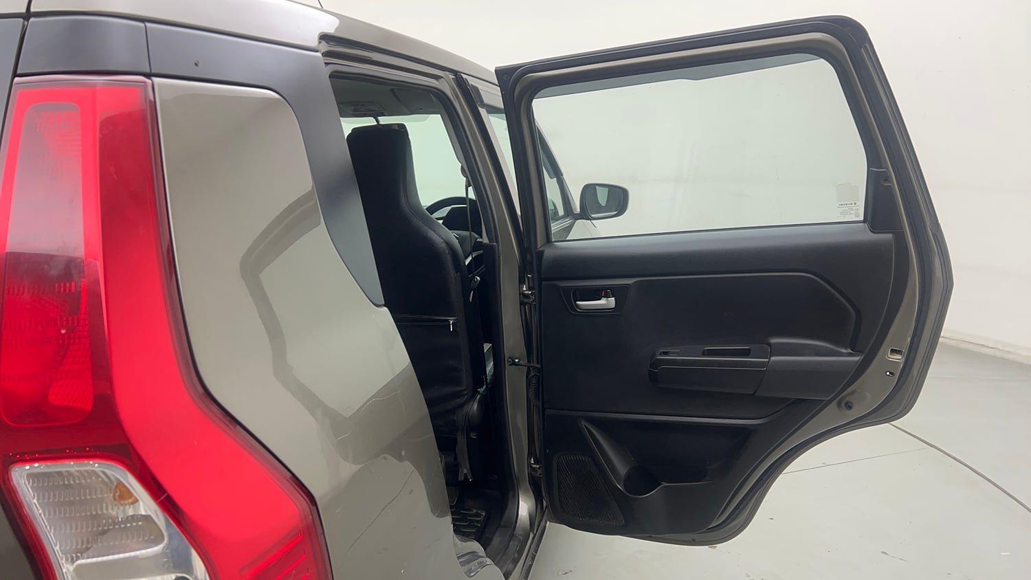 Used 2021 Maruti Suzuki Wagon R 1.0 VXi 1.0 Petrol Manual interior RIGHT REAR DOOR OPEN VIEW