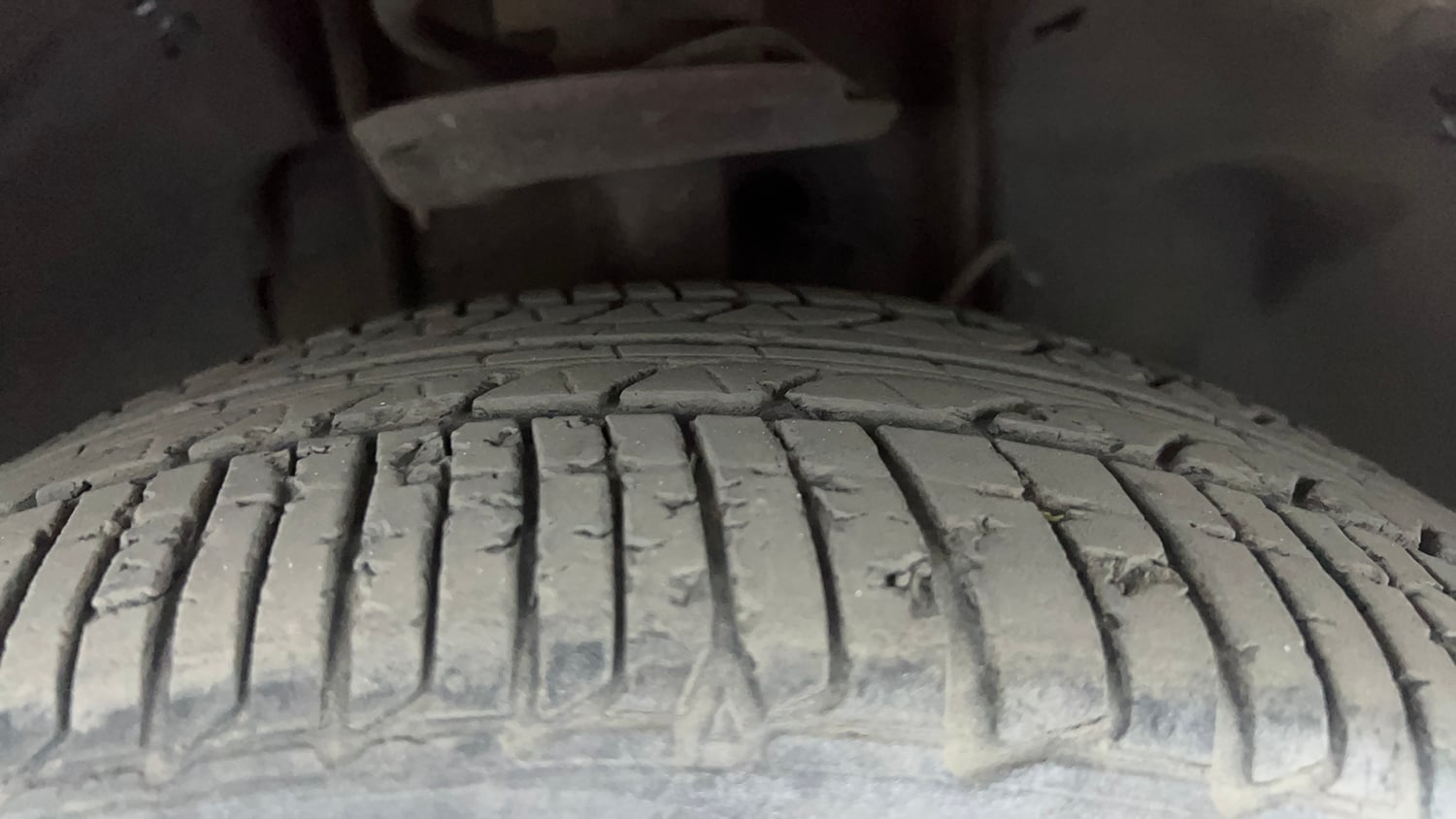 Used 2021 Tata Tiago XZ Plus Petrol Manual tyres RIGHT FRONT TYRE TREAD VIEW