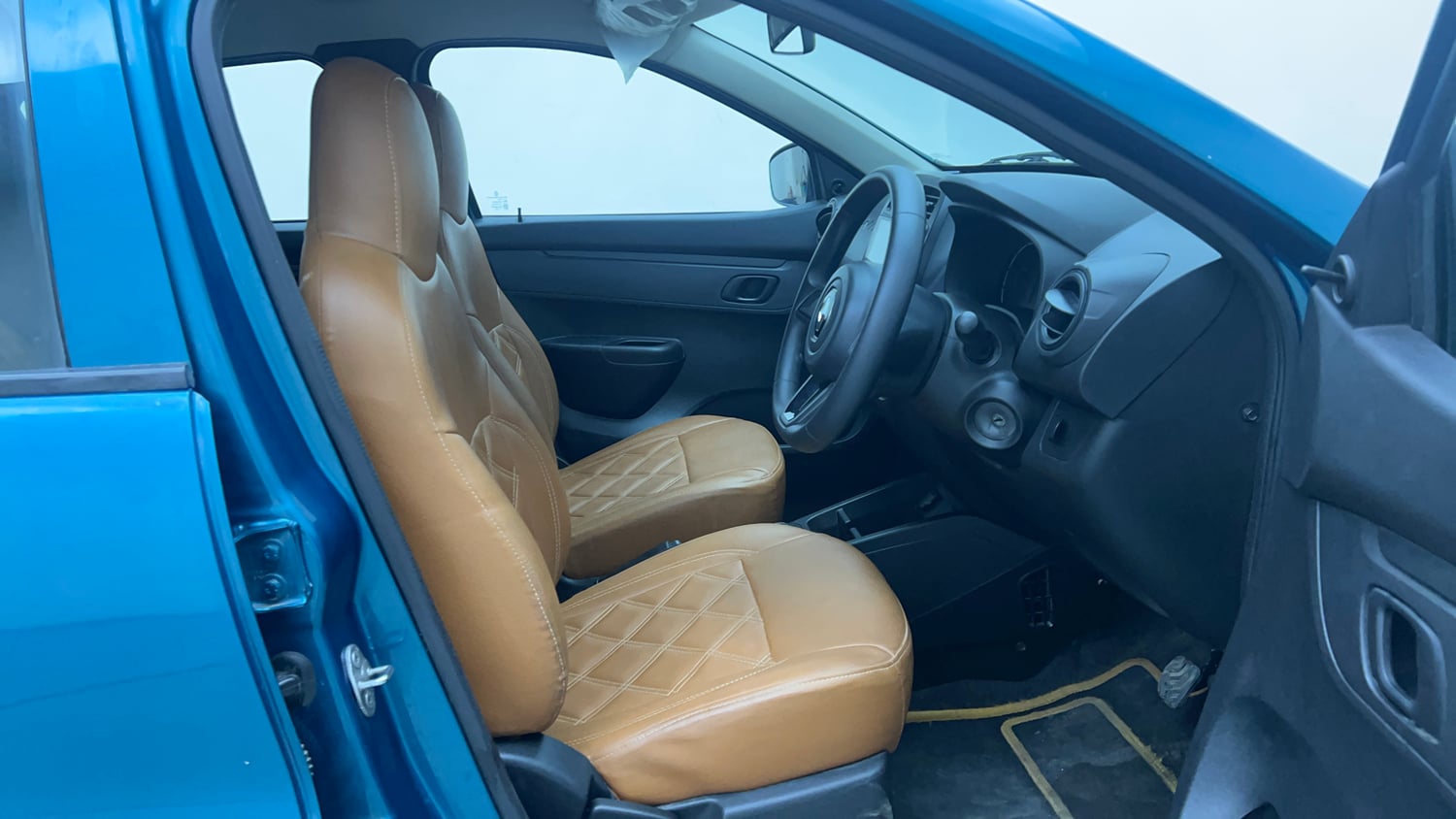 Used 2020 Renault Kwid RXL 1.0 AMT Petrol Automatic interior RIGHT SIDE FRONT DOOR CABIN VIEW