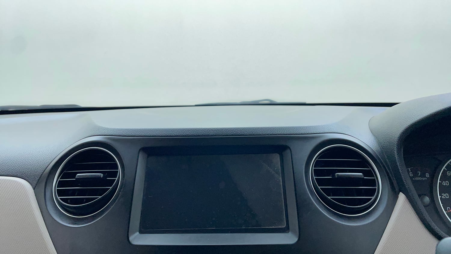 Used 2019 Hyundai Grand i10 Sportz 1.2 Kappa VTVT Petrol Manual top_features Touch screen infotainment system