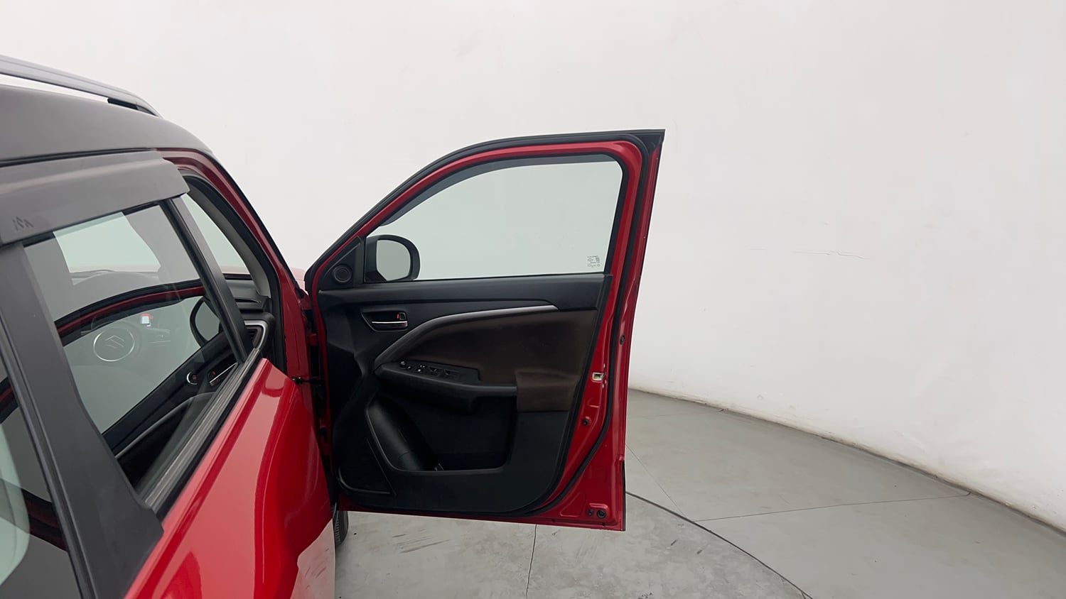 Used 2023 Maruti Suzuki Brezza Zxi Dual Tone Petrol Manual interior RIGHT FRONT DOOR OPEN VIEW
