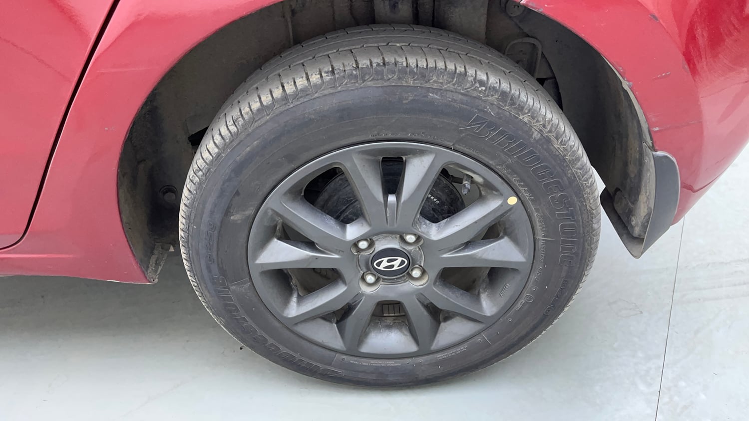 Used 2019 Hyundai Elite i20 Sportz Plus 1.2 Petrol Manual tyres LEFT REAR TYRE RIM VIEW