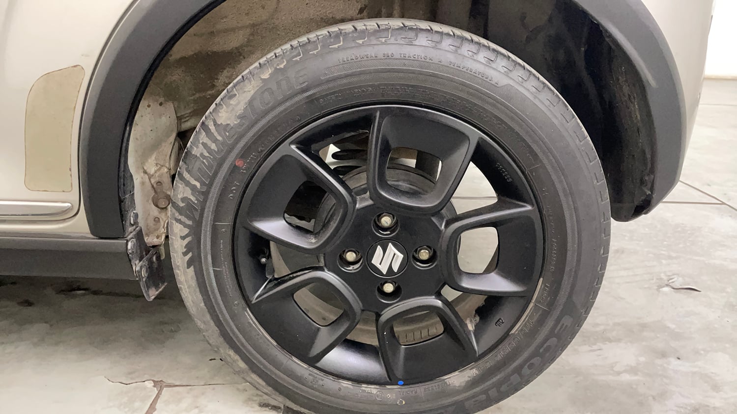 Used 2022 Maruti Suzuki Ignis Zeta 1.2 MT Petrol Manual tyres LEFT REAR TYRE RIM VIEW