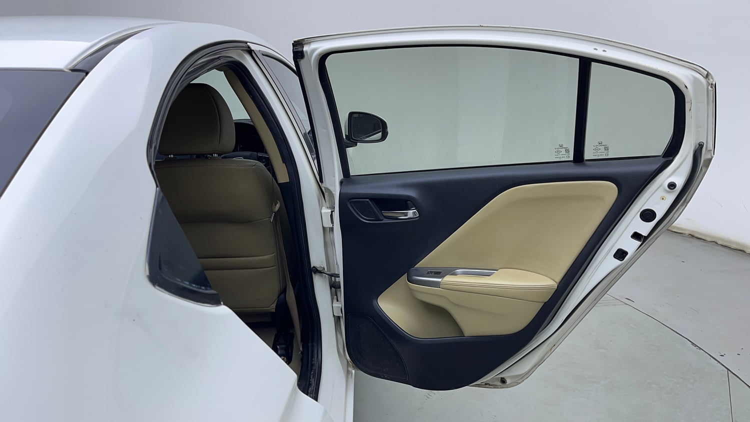 Used 2015 Honda City VX CVT Petrol Automatic interior RIGHT REAR DOOR OPEN VIEW