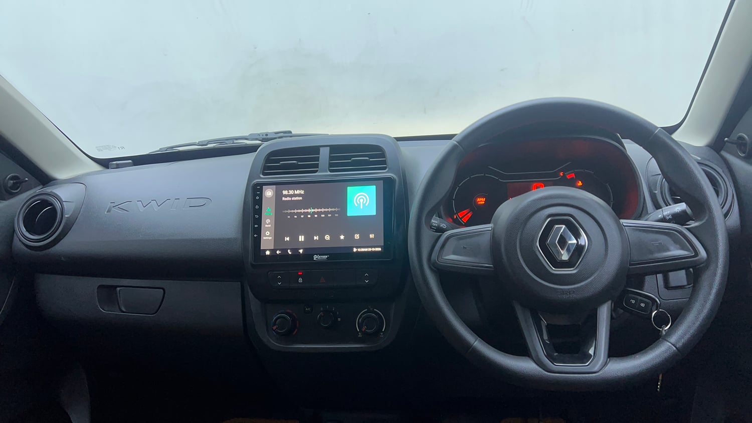 Used 2020 Renault Kwid RXL 1.0 AMT Petrol Automatic interior DASHBOARD VIEW