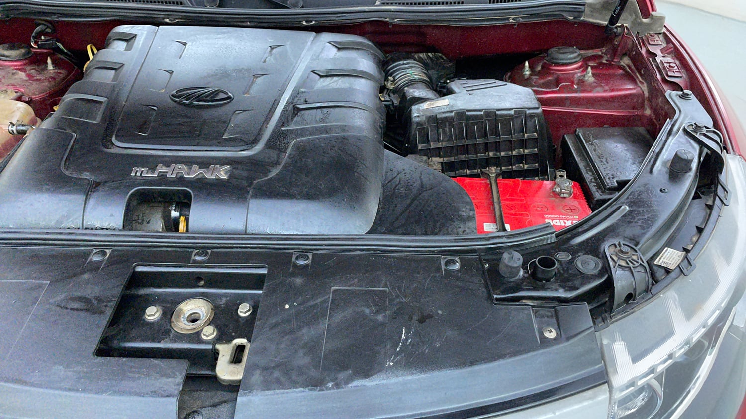 Used 2018 Mahindra XUV500 W11 Diesel Manual engine ENGINE LEFT SIDE VIEW