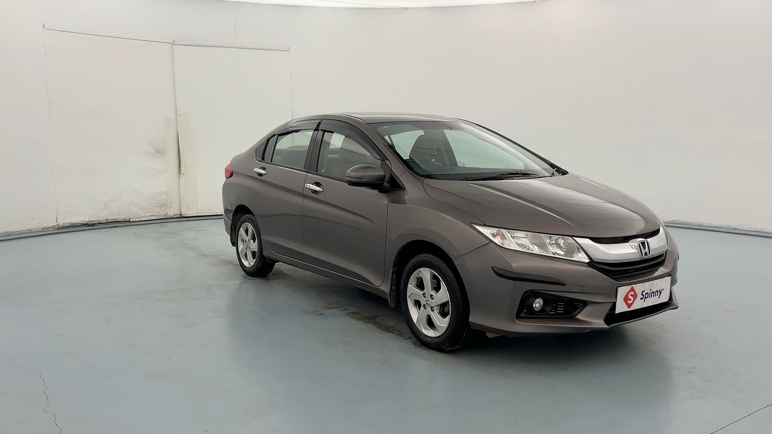 Used 2014 Honda City VX Petrol Manual exterior RIGHT FRONT CORNER VIEW