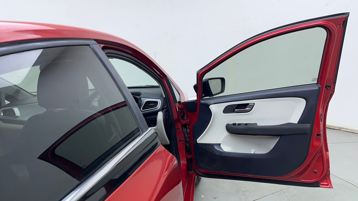 Used 2023 Tata Altroz XZ Diesel Diesel Manual interior RIGHT FRONT DOOR OPEN VIEW