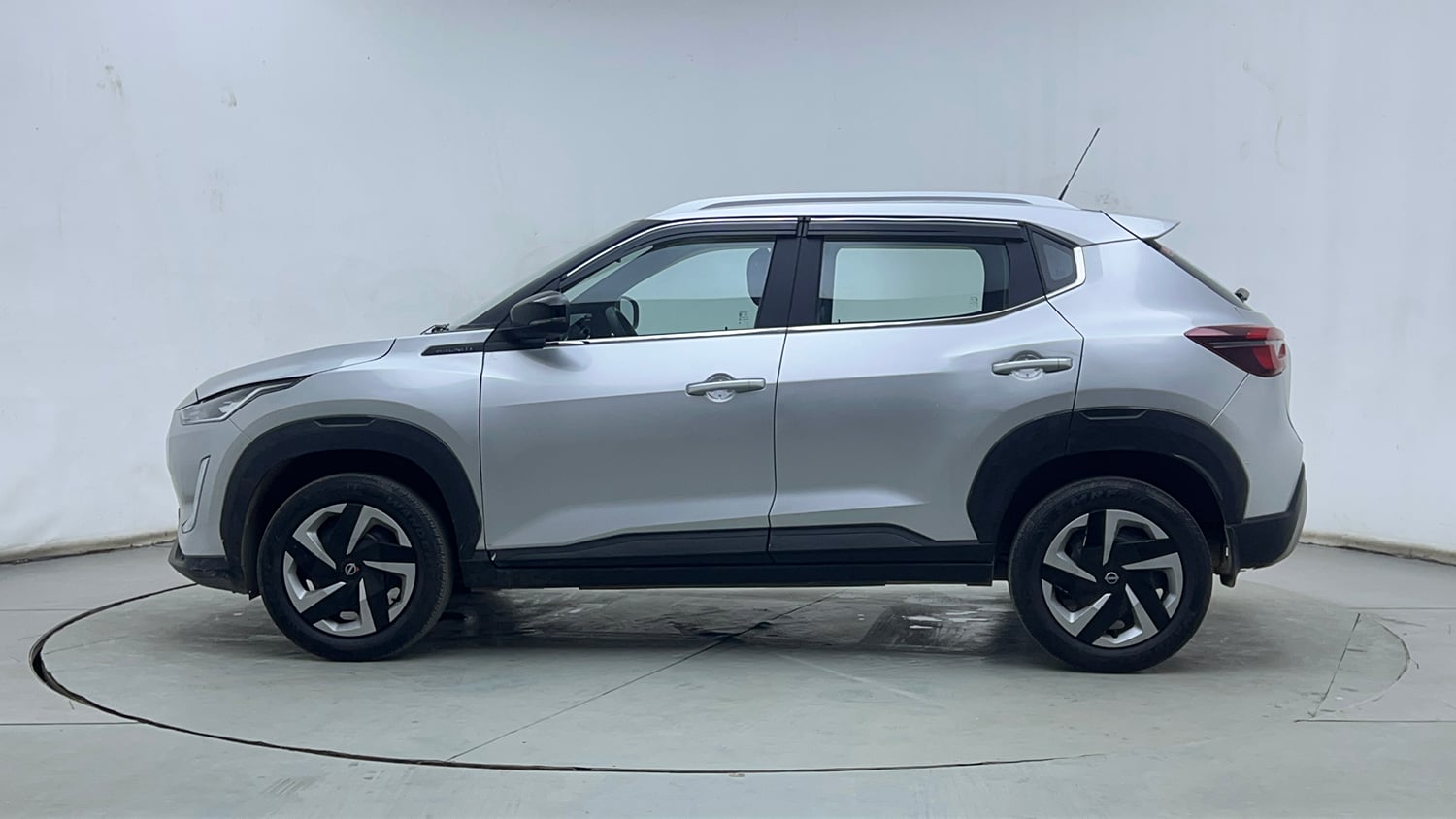 Used 2023 Nissan Magnite XL Petrol Manual exterior LEFT SIDE VIEW