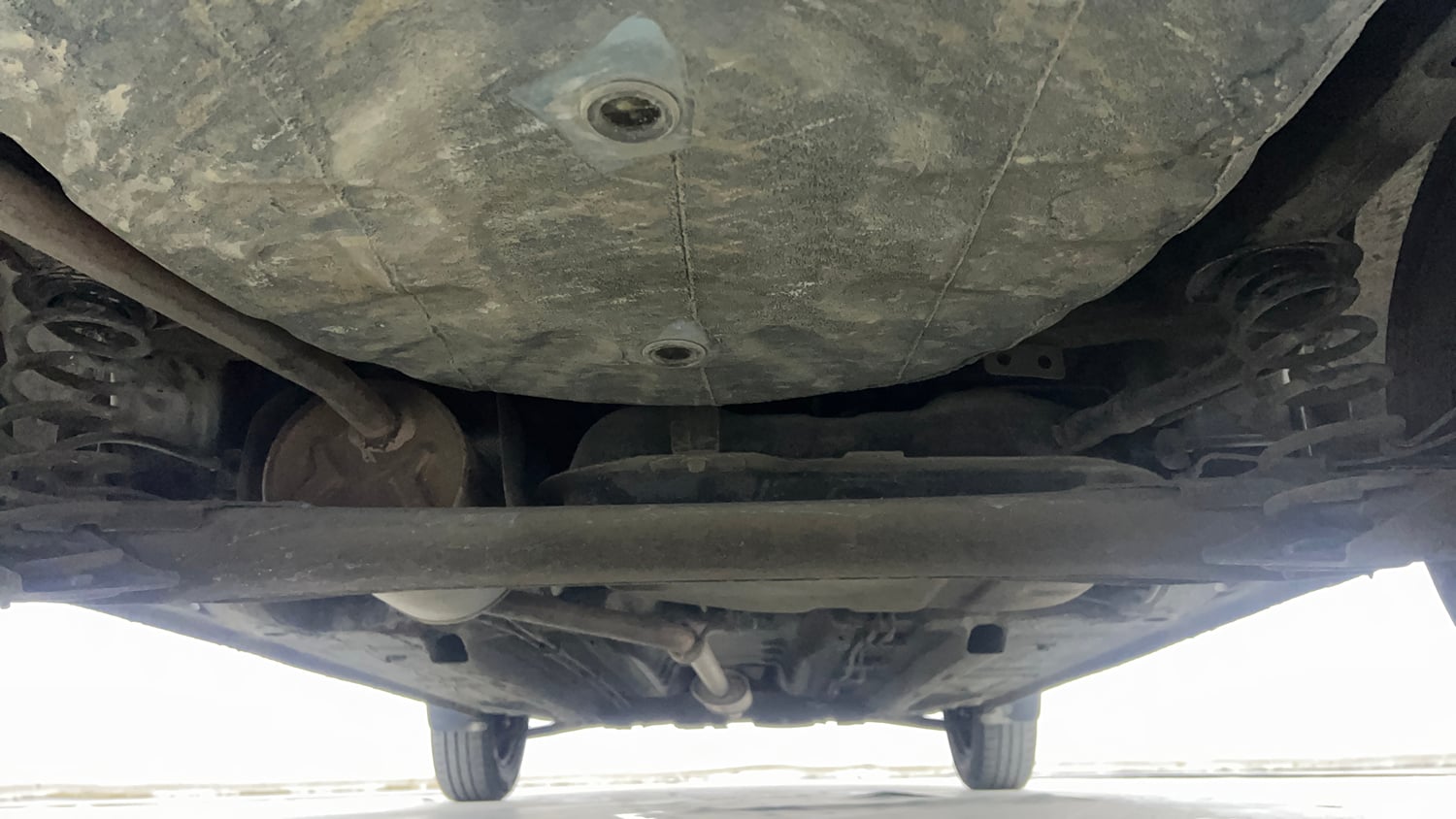 Used 2020 Renault Kwid RXL 1.0 AMT Petrol Automatic extra REAR UNDERBODY VIEW (TAKEN FROM REAR)