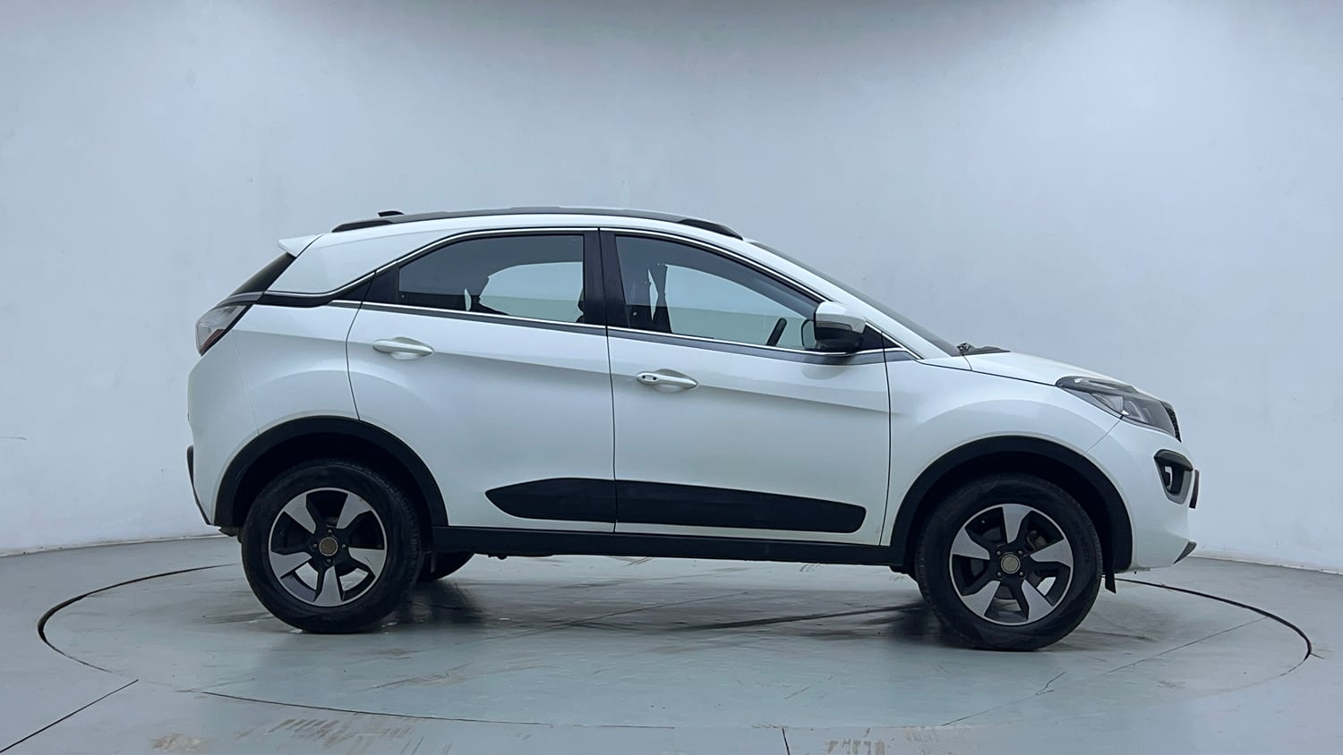 Used 2020 Tata Nexon XZA Plus Petrol Petrol Automatic exterior RIGHT SIDE VIEW