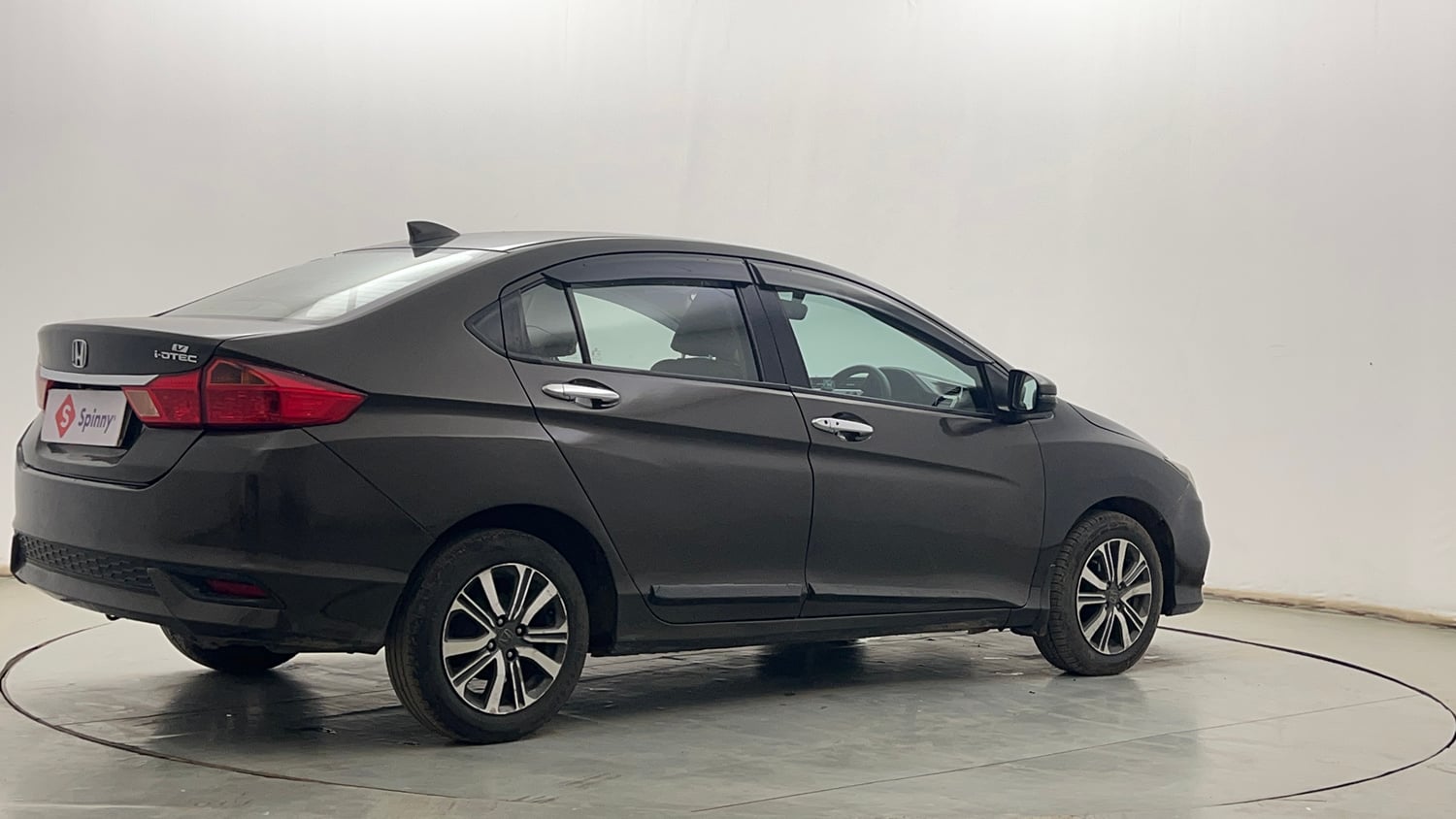 Used 2018 Honda City V Diesel Diesel Manual exterior RIGHT REAR CORNER VIEW