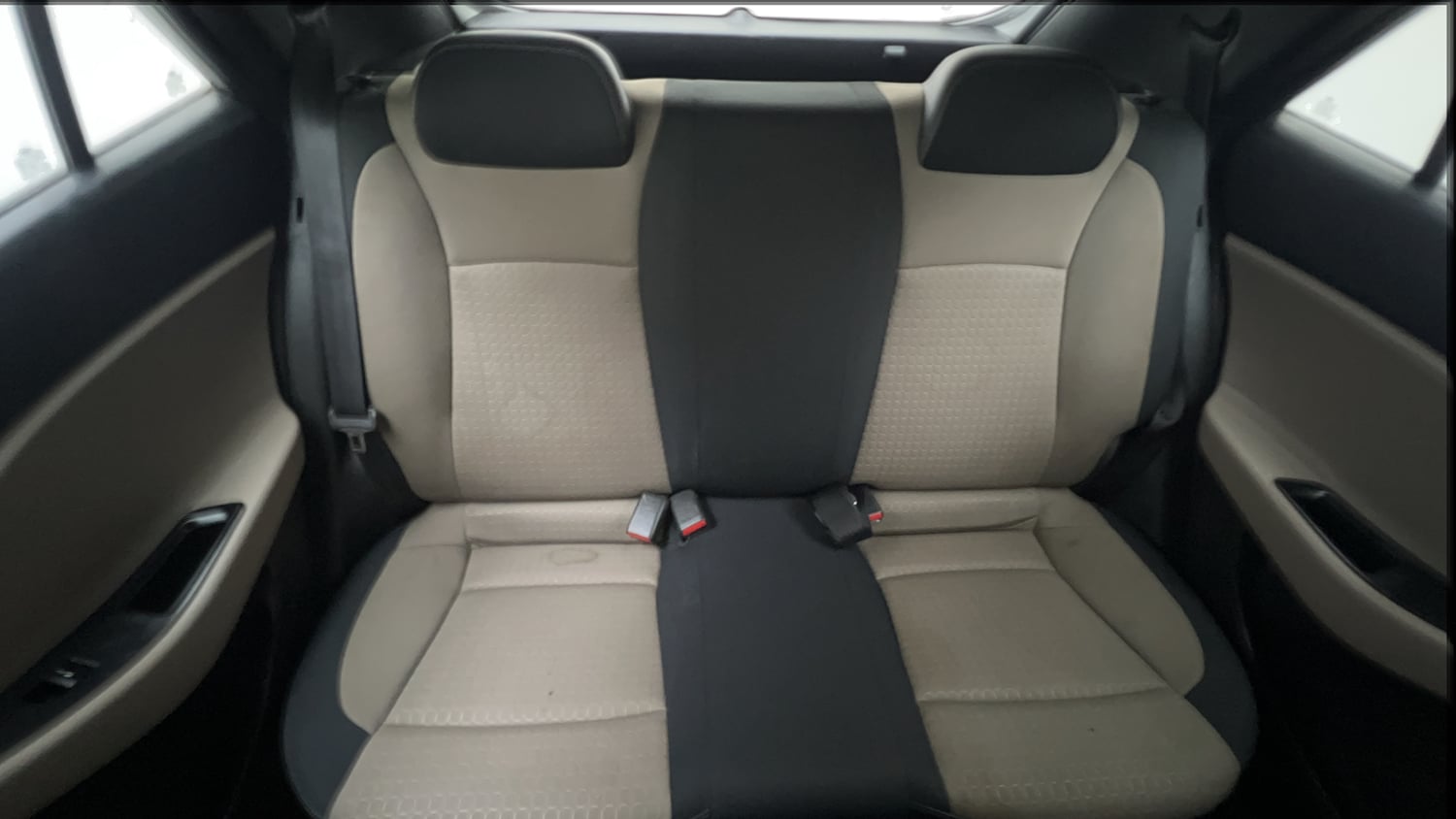 Used 2016 Hyundai Elite i20 Sportz 1.2 Petrol Manual interior REAR SEAT CONDITION VIEW