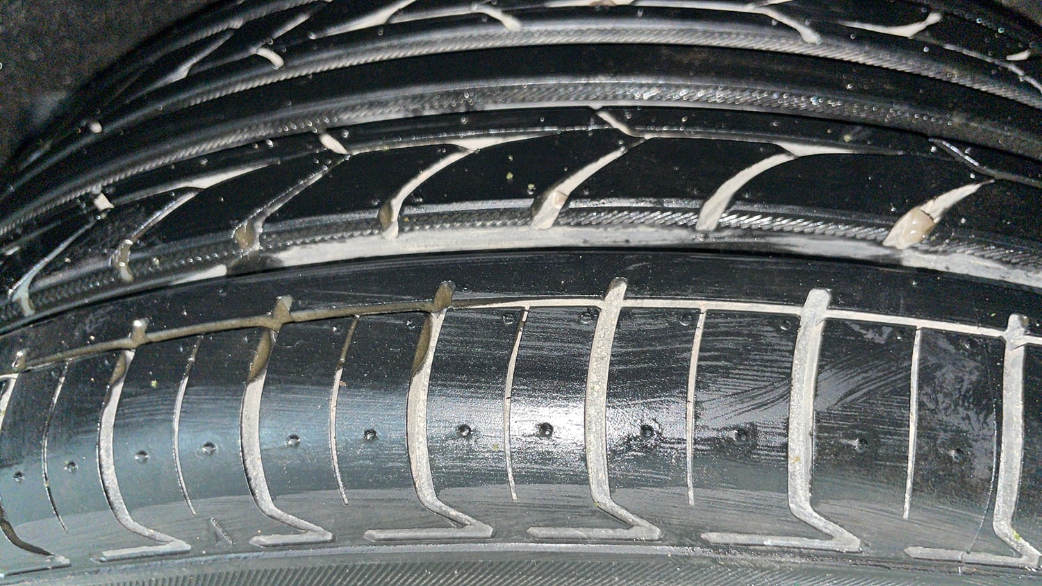 Used 2018 Maruti Suzuki Baleno Alpha 1.2 AT Petrol Automatic tyres LEFT REAR TYRE TREAD VIEW