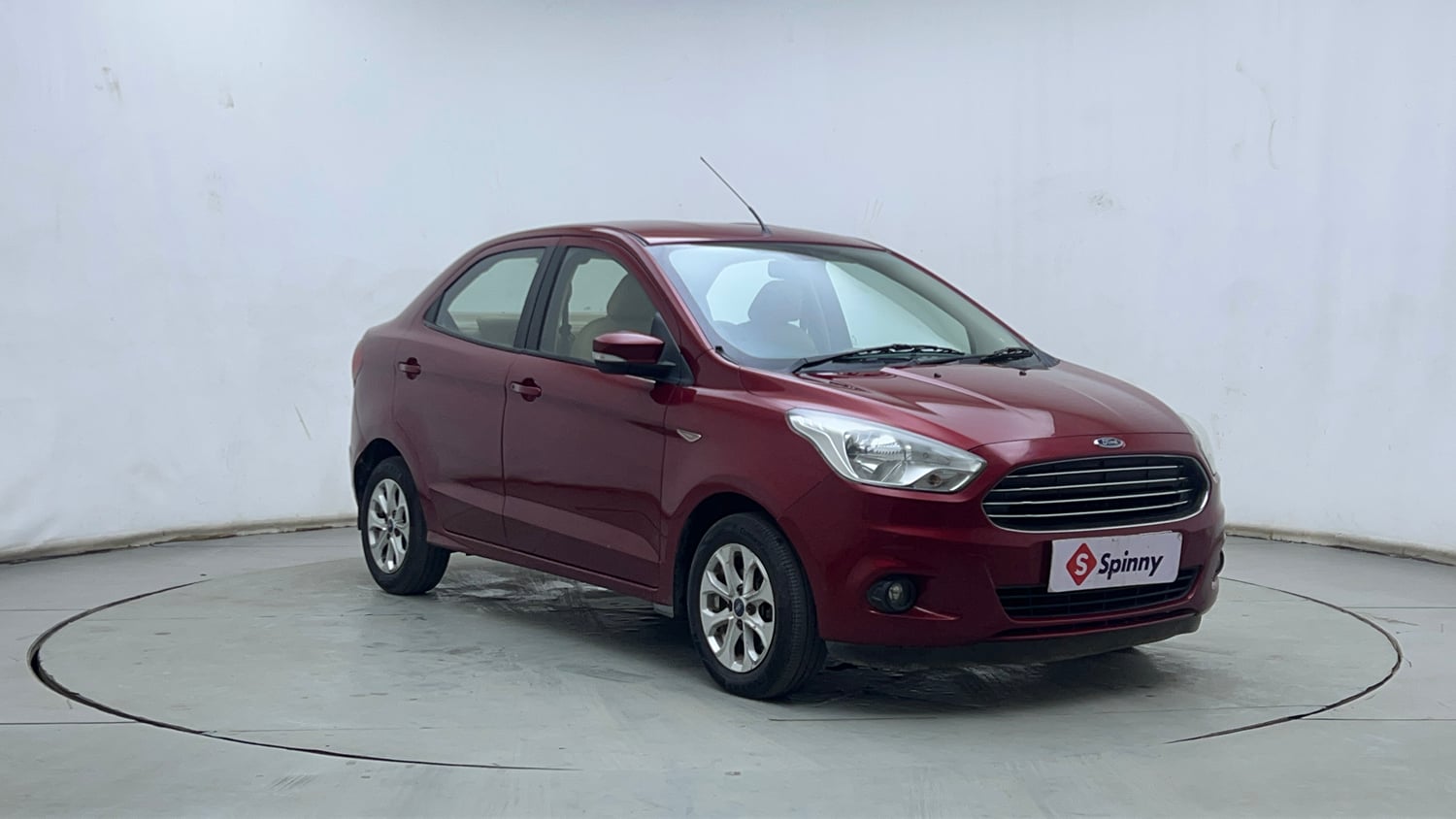 Used 2016 Ford Figo Aspire Titanium1.5 TDCi Diesel Manual exterior RIGHT FRONT CORNER VIEW